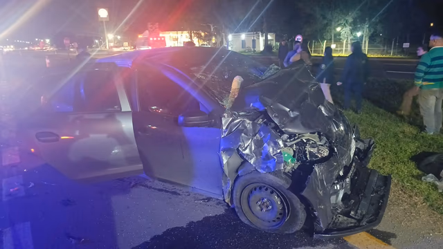 Tragedia en la Ruta 2: una niña murió tras un choque entre un auto y una camioneta
